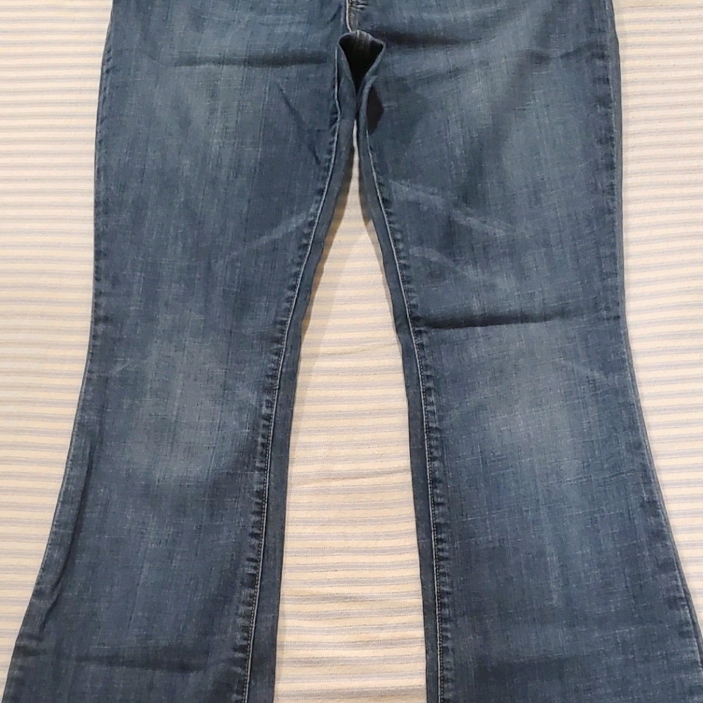 Boot cut